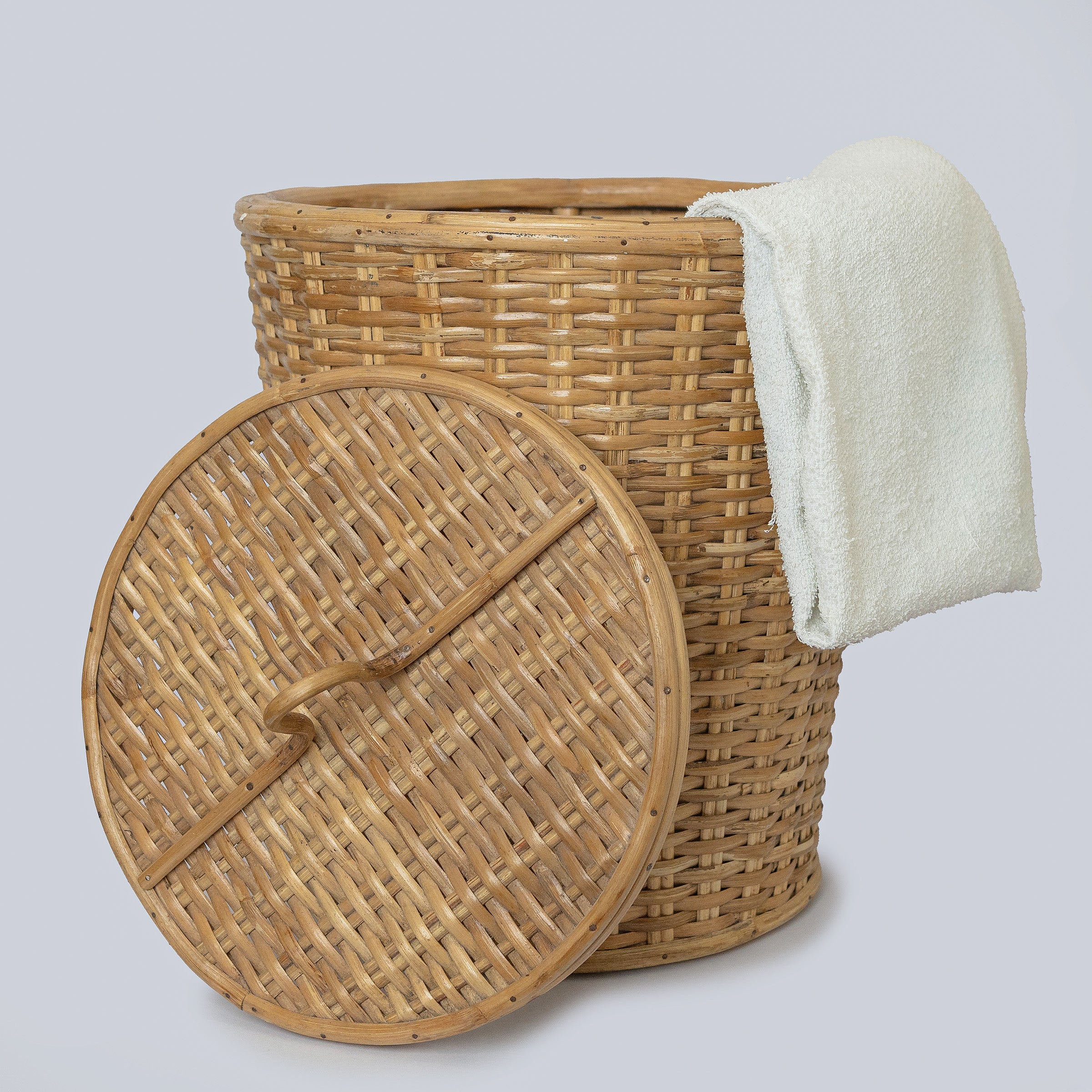 CHOTHE - Bamboo Laundry Basket with Lid