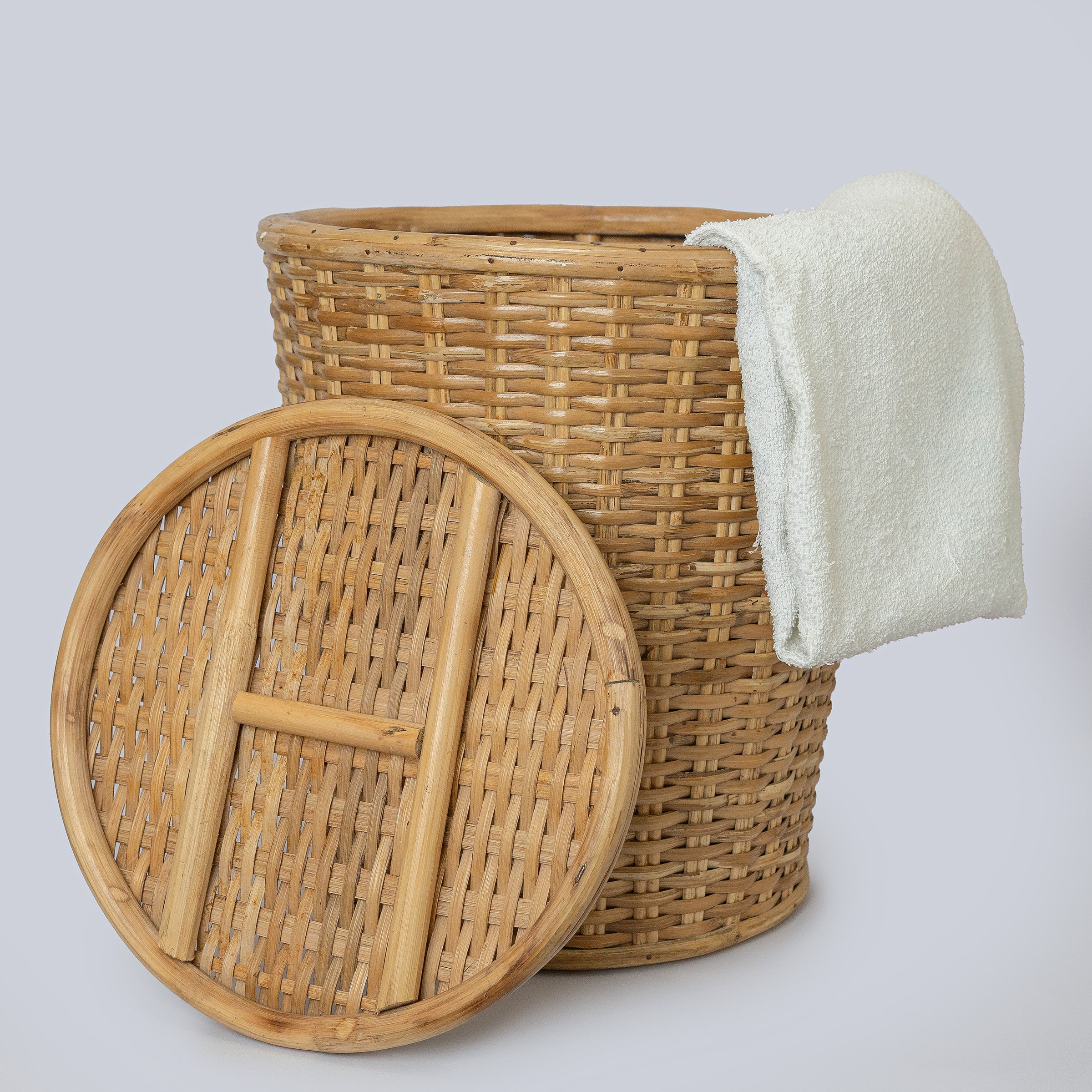 CHOTHE - Bamboo Laundry Basket with Lid